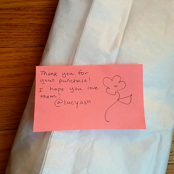 Meet the Posher, Lucy - Picture 3 of 3